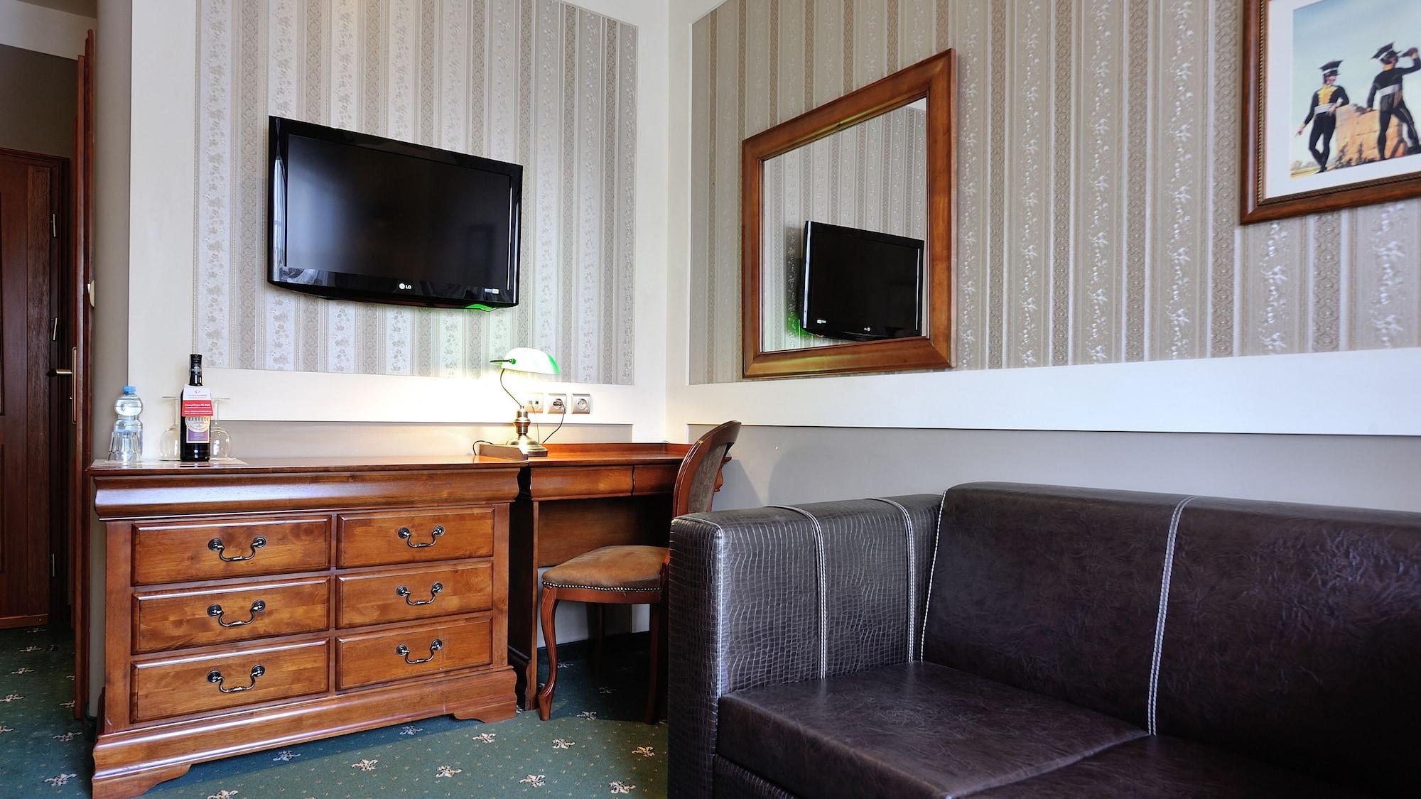 Hotel Diament Arsenal Palace Katowice - คอร์ซุฟ ภายนอก รูปภาพ