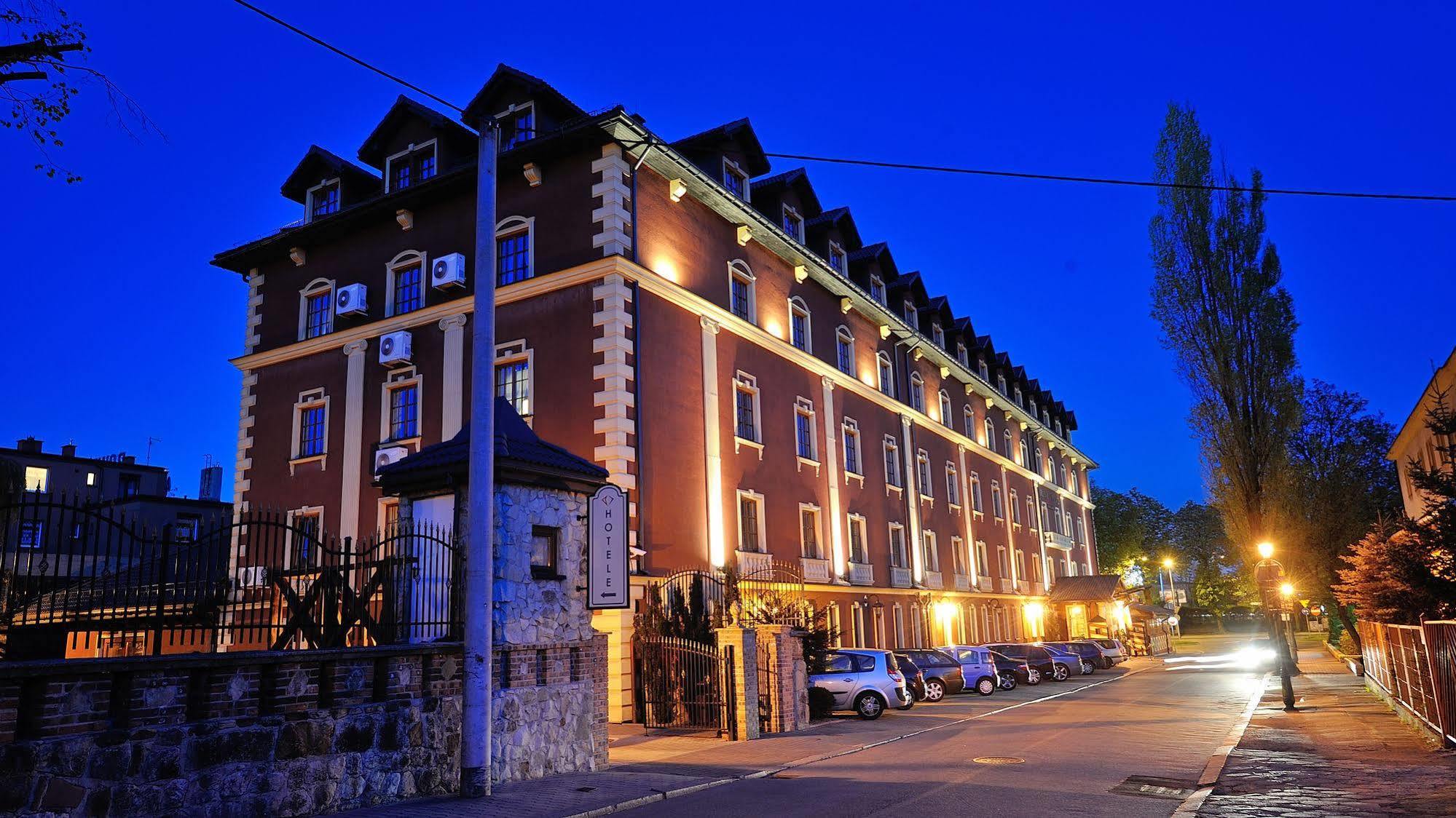 Hotel Diament Arsenal Palace Katowice - คอร์ซุฟ ภายนอก รูปภาพ